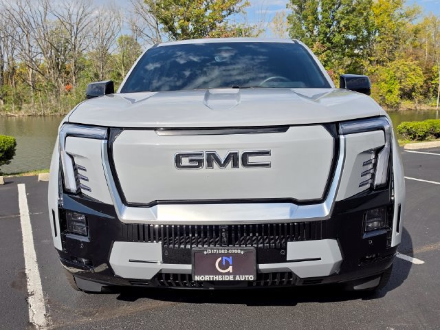 Used 2024 GMC Sierra EV Denali AWD/4WD image 16
