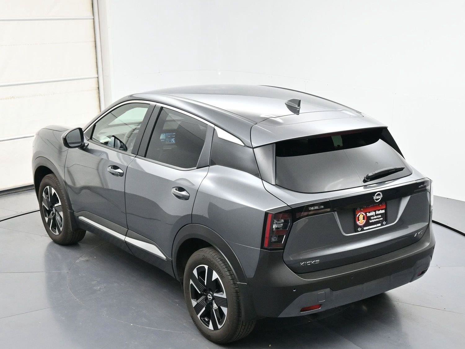 Certified 2025 Nissan Kicks SV AWD/4WD image 30