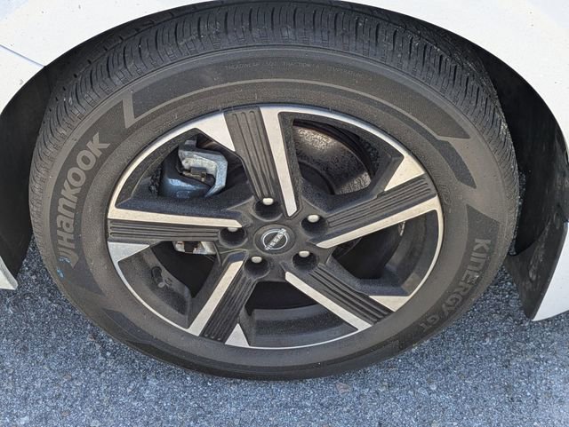 Used 2025 Nissan Sentra SV w/ All-Weather Package FWD image 9
