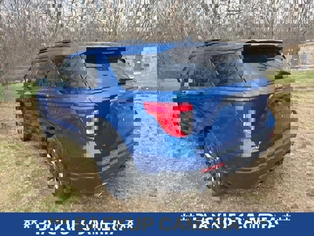 Used 2022 Ford Explorer XLT w/ Equipment Group 202A image 5