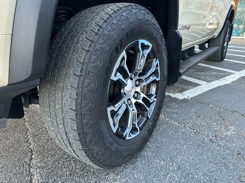 Certified 2024 GMC Canyon AT4 w/ Technology Package image 8