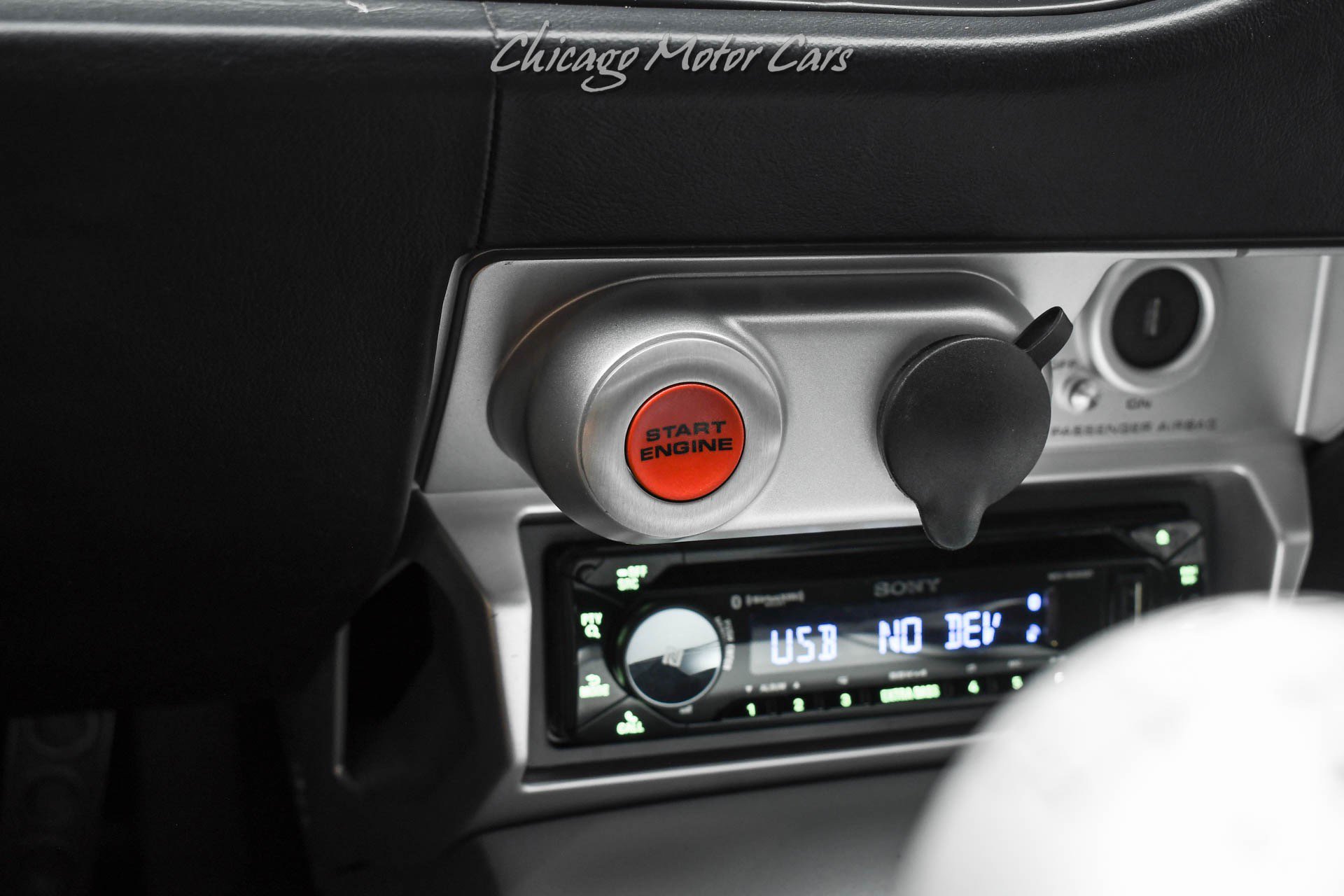 Used 2006 Ford GT RWD image 13