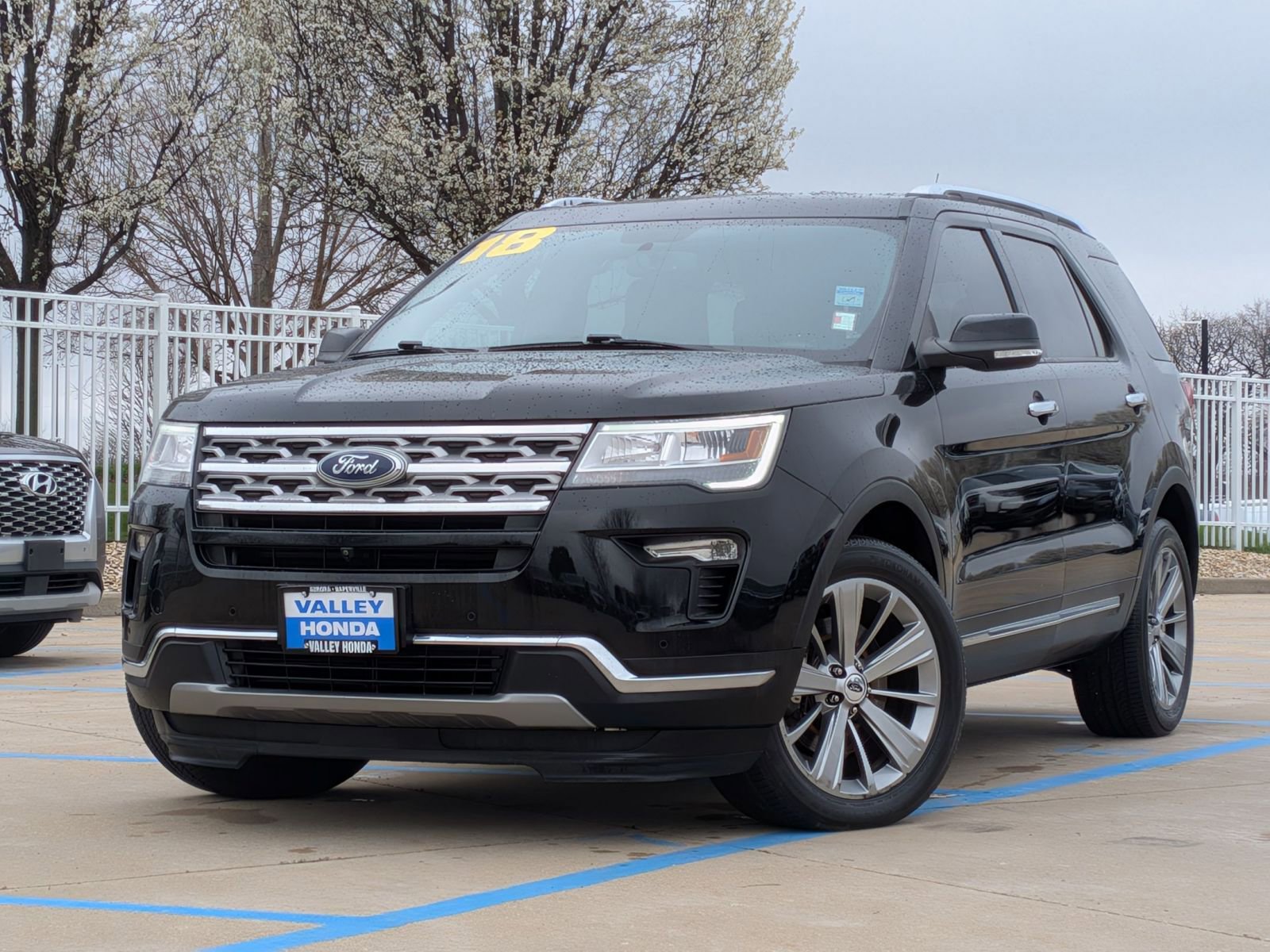 Used 2018 Ford Explorer Limited image 2