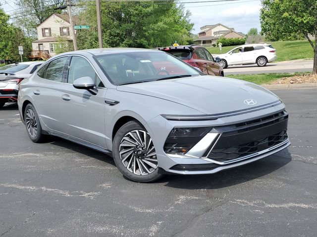 Certified 2025 Hyundai Sonata SEL image 31