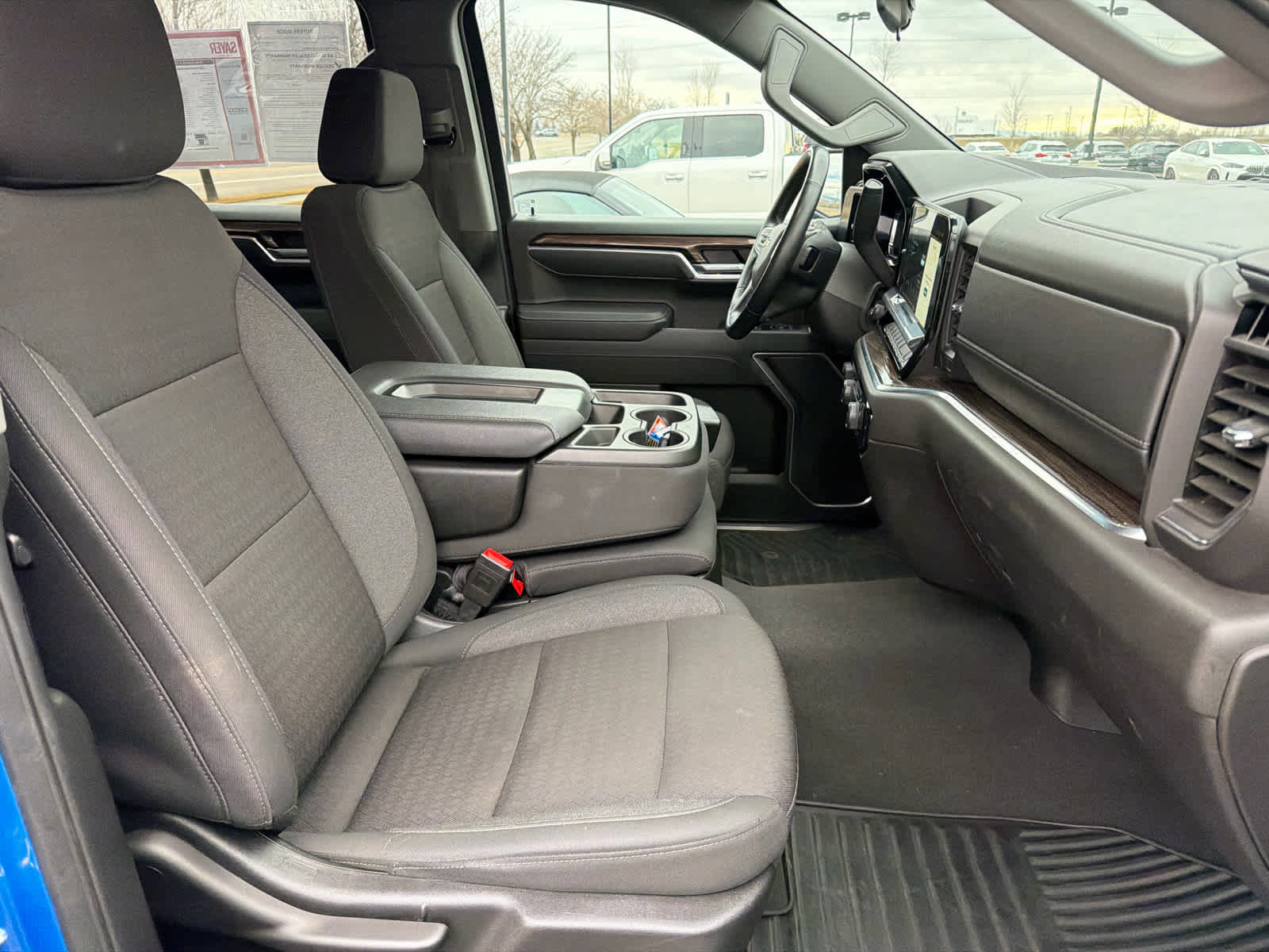 Used 2025 Chevrolet Silverado 1500 LT image 12