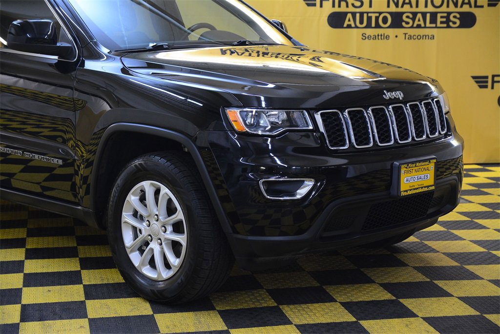 Used 2022 Jeep Grand Cherokee Laredo E w/ Security & Convenience Group image 3