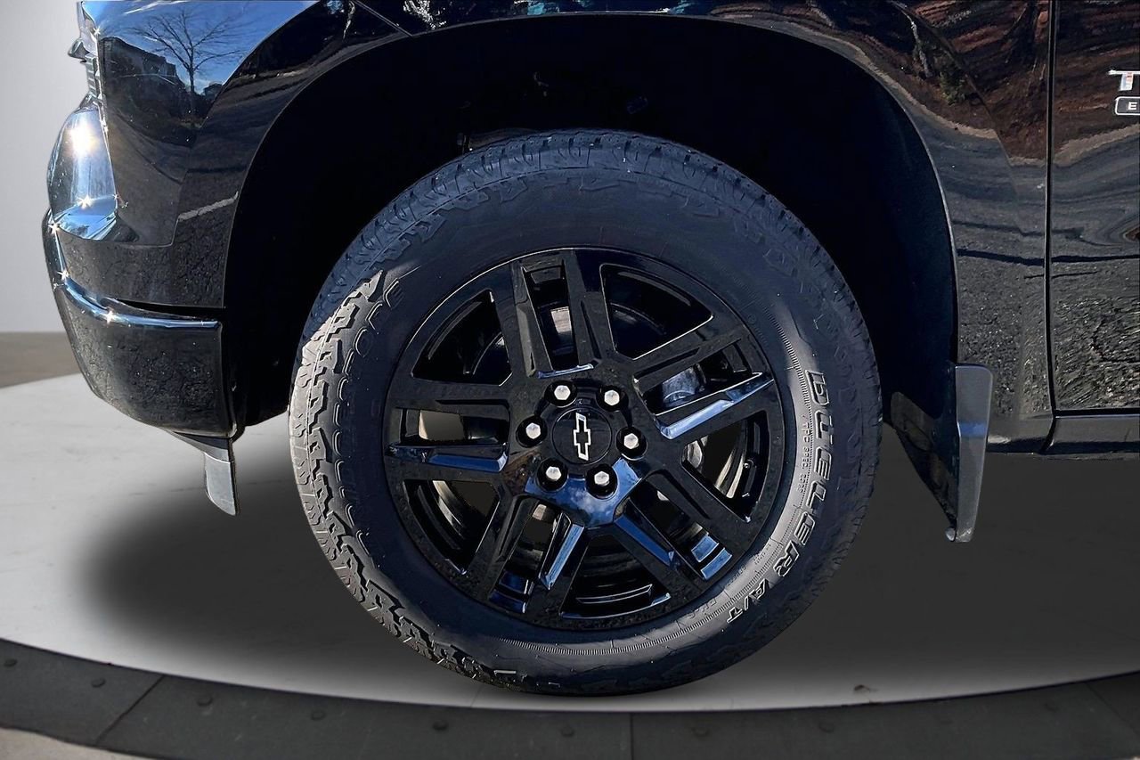 Used 2024 Chevrolet Silverado 1500 RST image 32