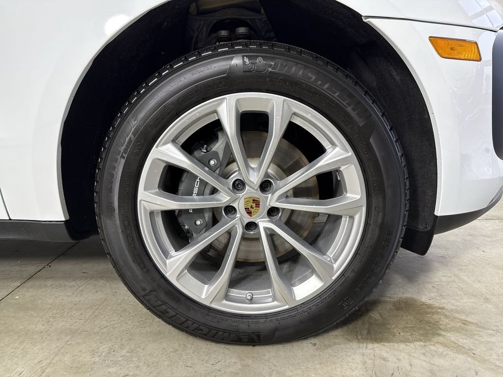 New 2026 Porsche Macan AWD/4WD image 15