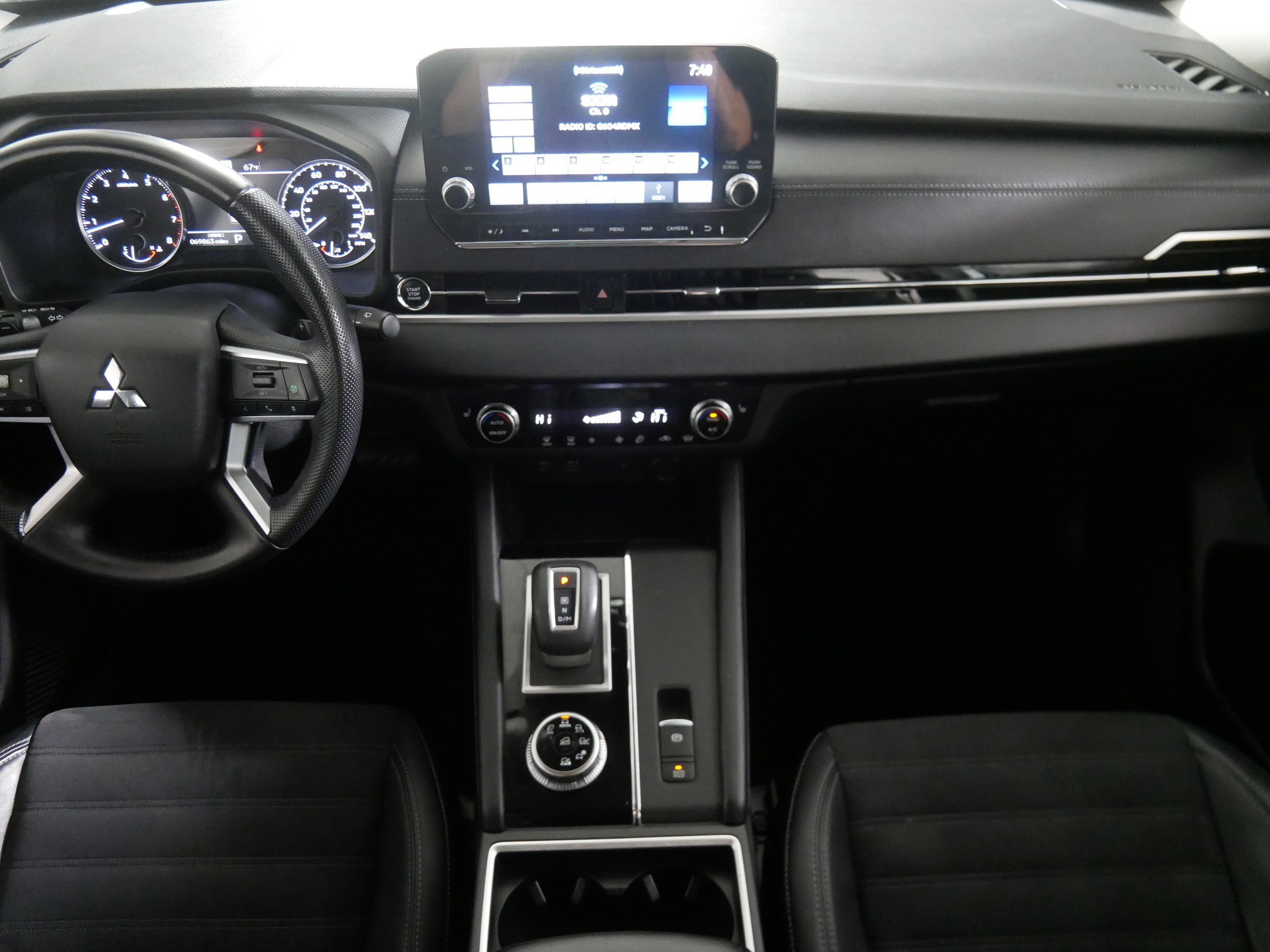 Used 2022 Mitsubishi Outlander SE image 10