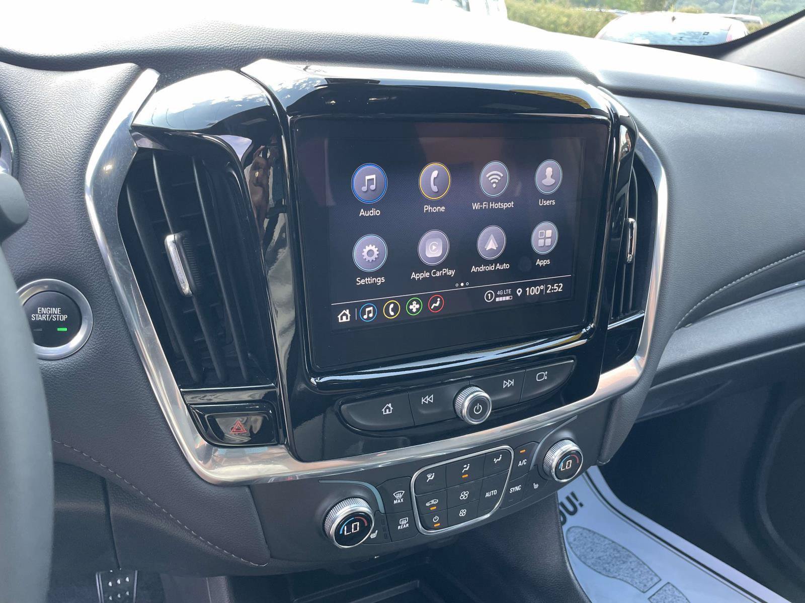 Used 2023 Chevrolet Traverse LT FWD image 12