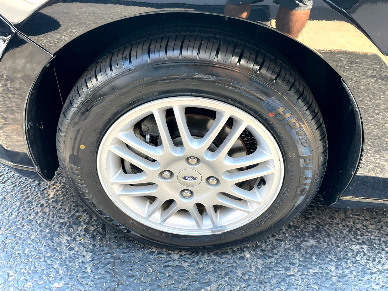 Used 2010 Ford Focus SE image 12