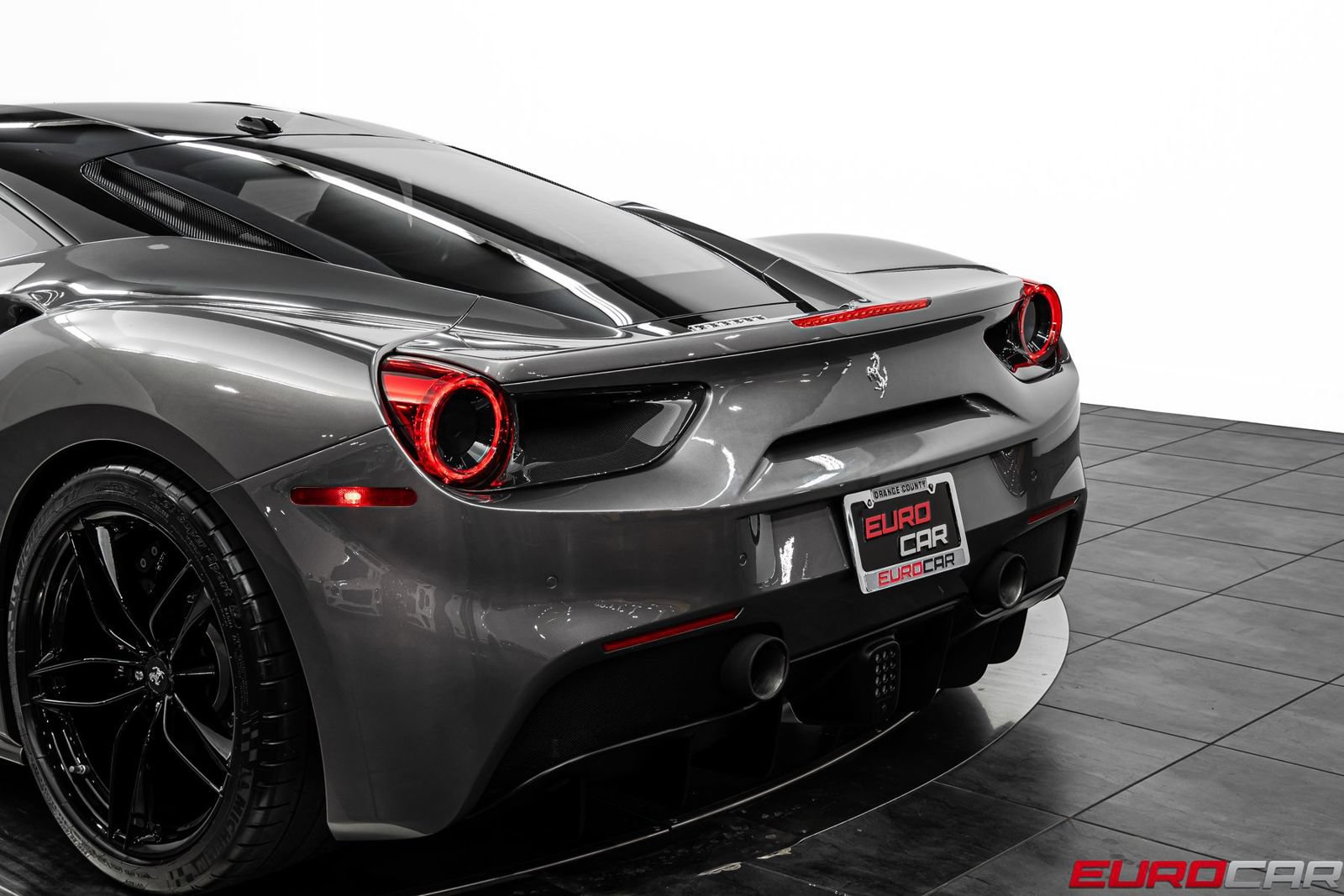 Used 2018 Ferrari 488 GTB RWD image 20