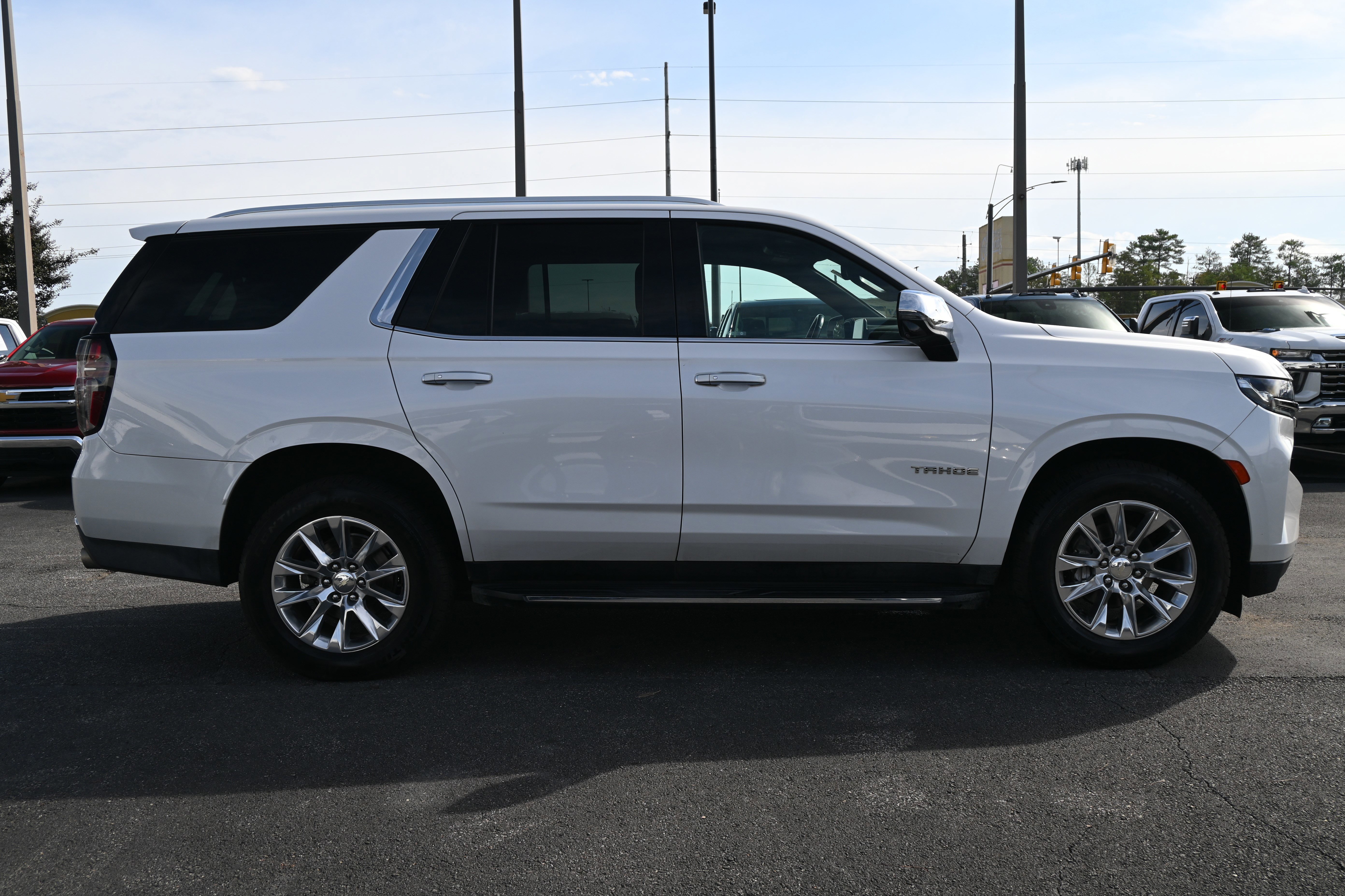 Used 2021 Chevrolet Tahoe Premier w/ Premium Package image 12