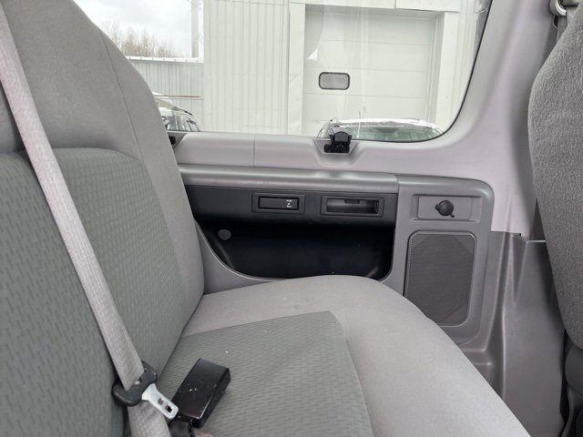 Used 2013 Ford E-350 and Econoline 350 XLT image 12