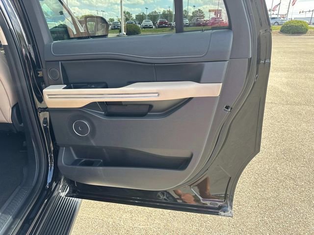 Used 2024 Ford Expedition Max Limited AWD/4WD image 25