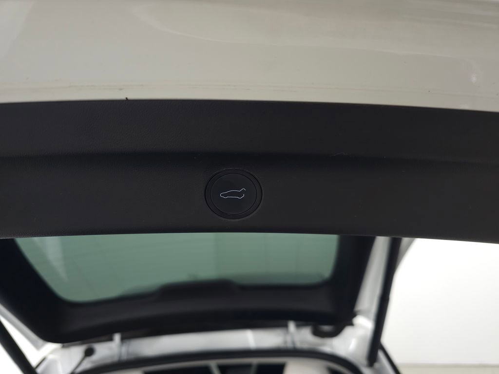 Used 2021 Tesla Model Y Long Range AWD/4WD image 10