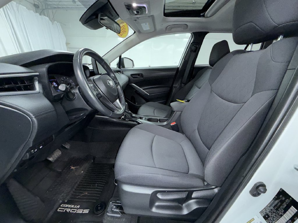 Certified 2023 Toyota Corolla Cross LE w/ Moonroof Package AWD/4WD image 12