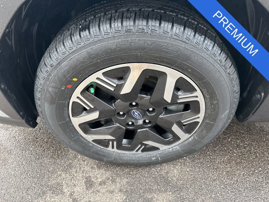 Used 2025 Subaru Forester Premium image 34