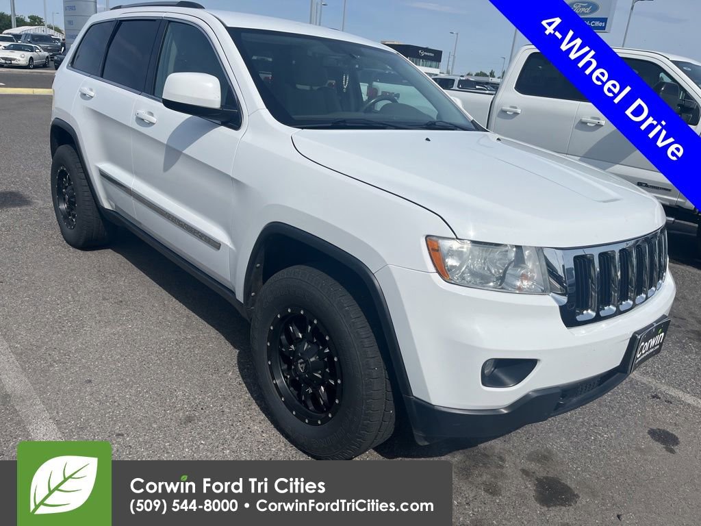Used 2013 Jeep Grand Cherokee Laredo w/ Laredo E Group AWD/4WD image 1