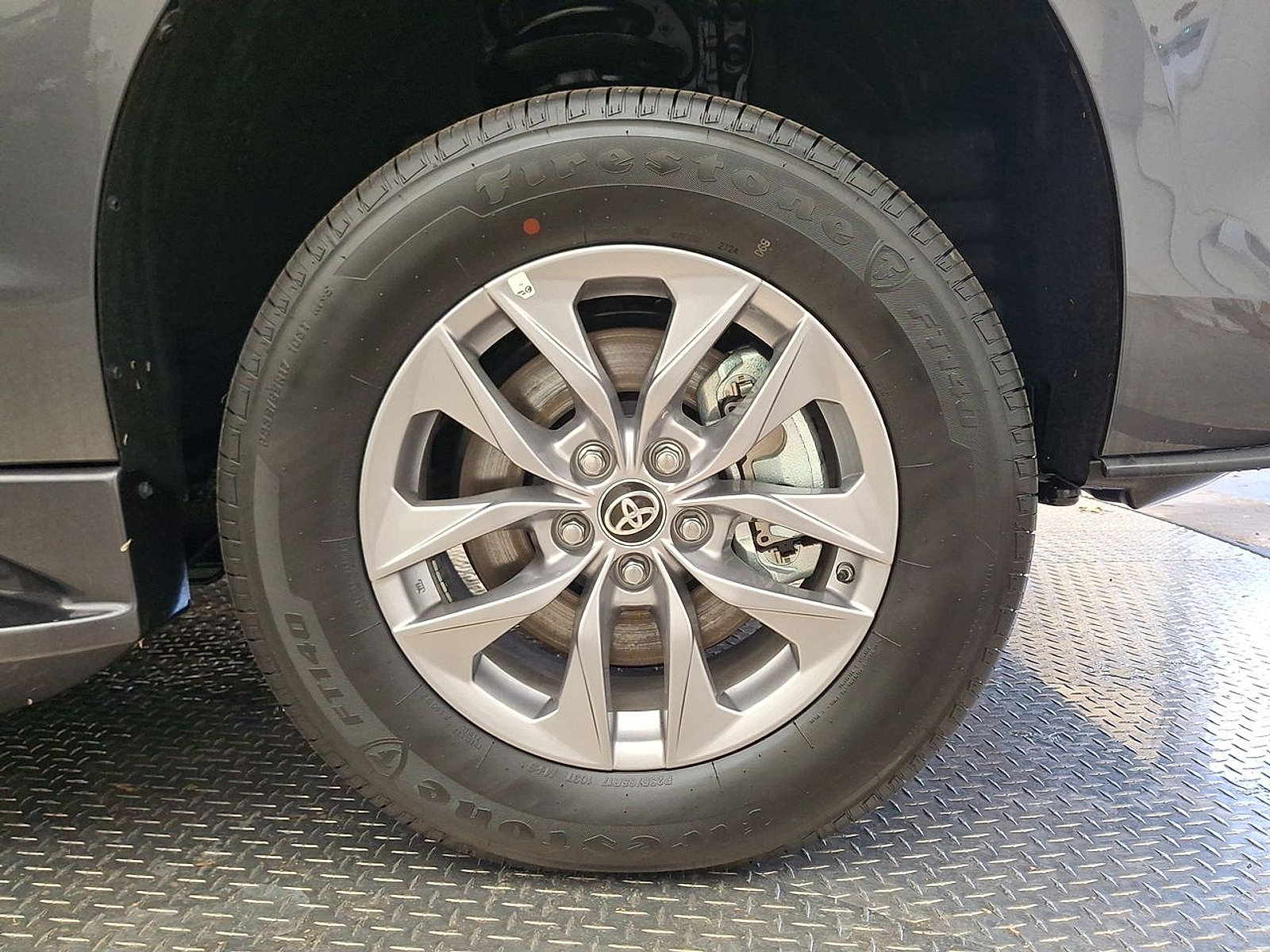 Used 2025 Toyota Sienna XLE w/ XLE Plus Package FWD image 36