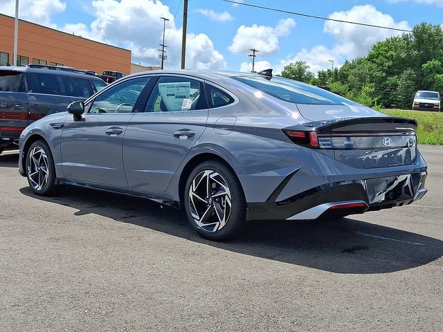 New 2026 Hyundai Sonata SEL FWD image 3