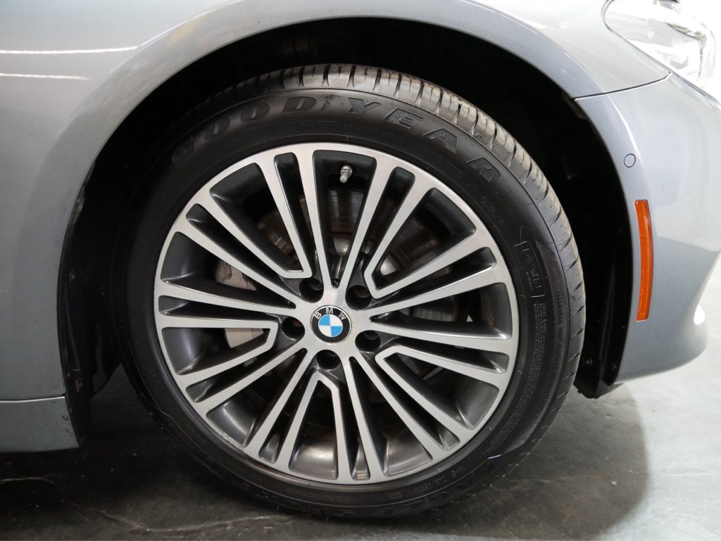 Used 2019 BMW 540i xDrive w/ Premium Package AWD/4WD image 3