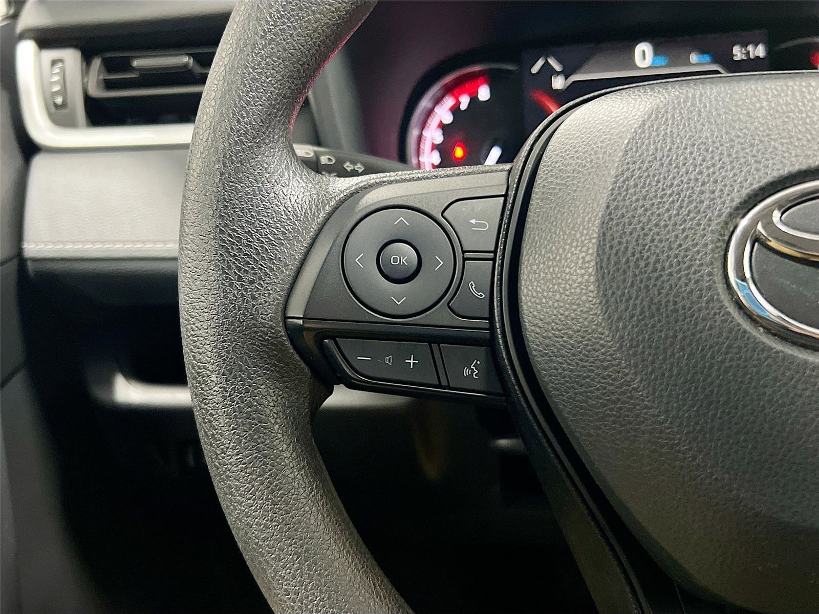 Used 2025 Toyota RAV4 XLE image 27