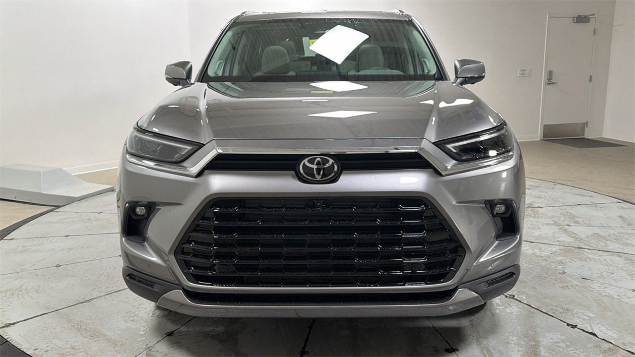 New 2026 Toyota Grand Highlander Limited image 2