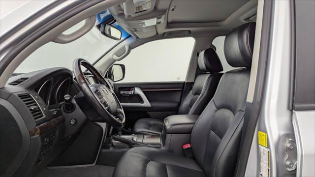 Used 2015 Toyota Land Cruiser AWD/4WD image 11
