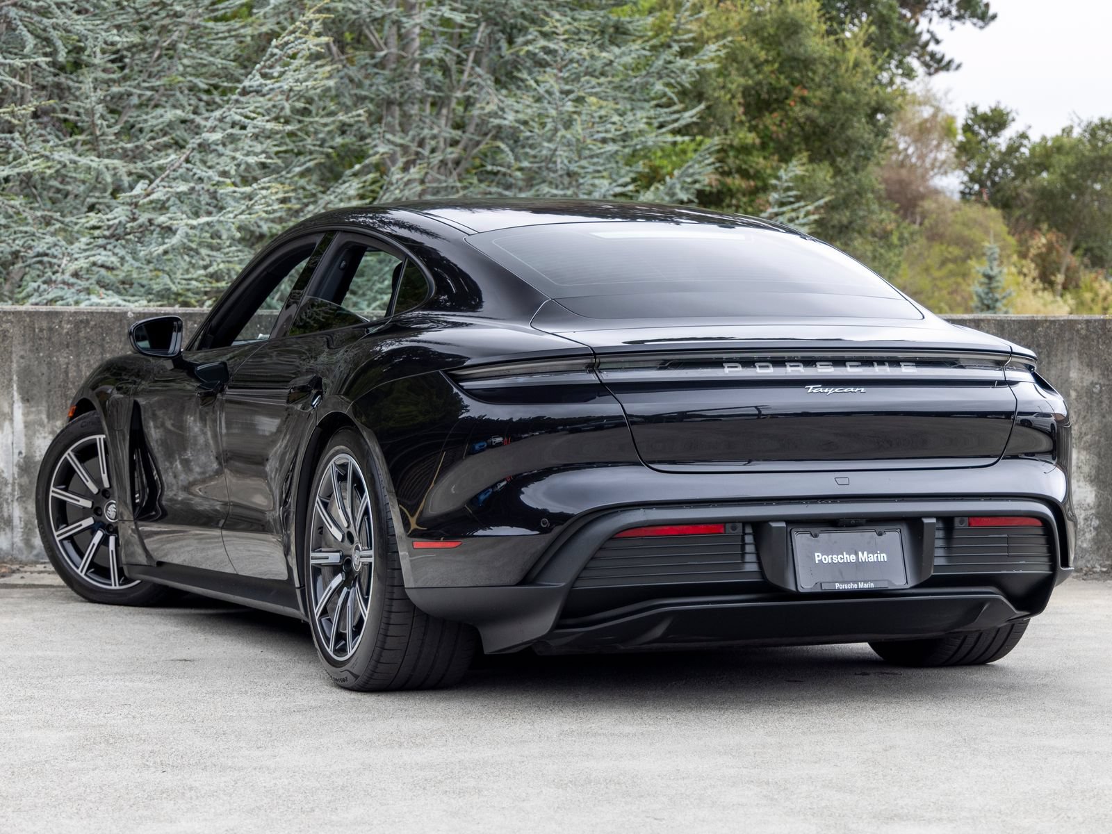 Certified 2023 Porsche Taycan w/ Premium Package RWD image 3