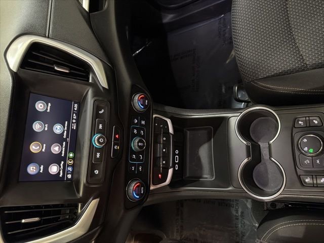 Used 2022 GMC Terrain SLE w/ Driver Convenience Package image 16