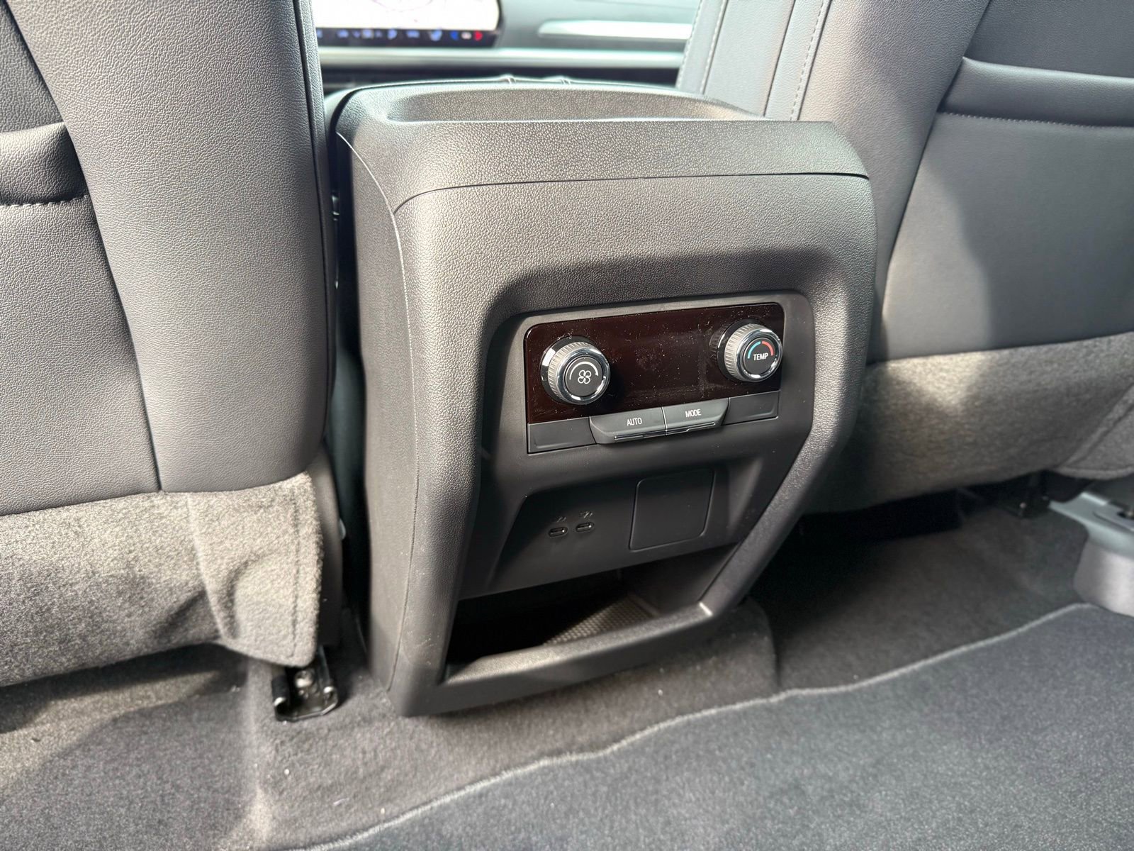 New 2026 Chevrolet Traverse LT image 23