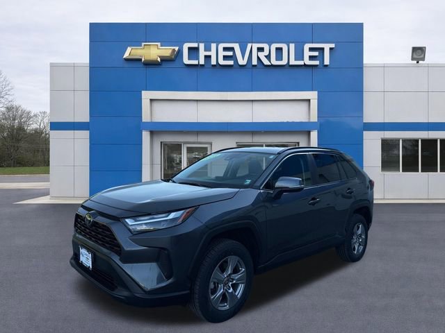 Used 2025 Toyota RAV4 XLE AWD/4WD image 3