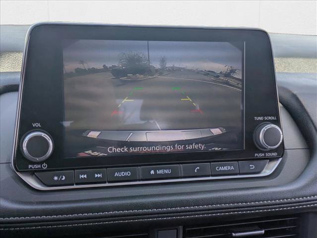 Used 2025 Nissan Rogue SV w/ SV Premium Package image 13