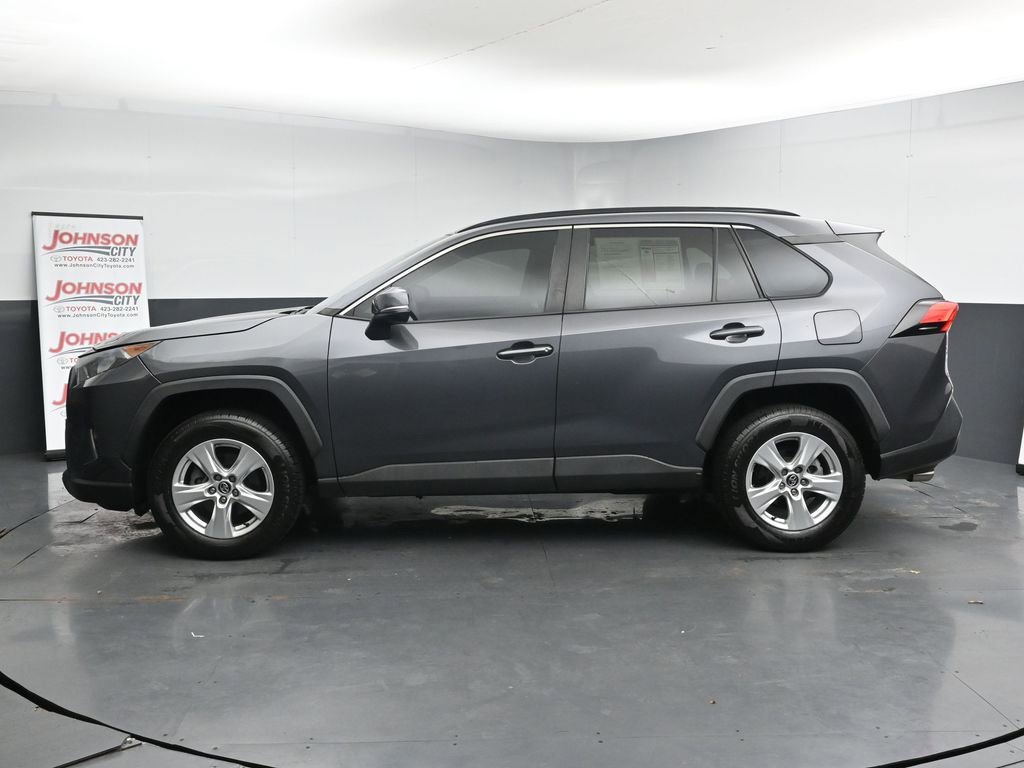 Used 2020 Toyota RAV4 XLE w/ Convenience Package FWD image 5