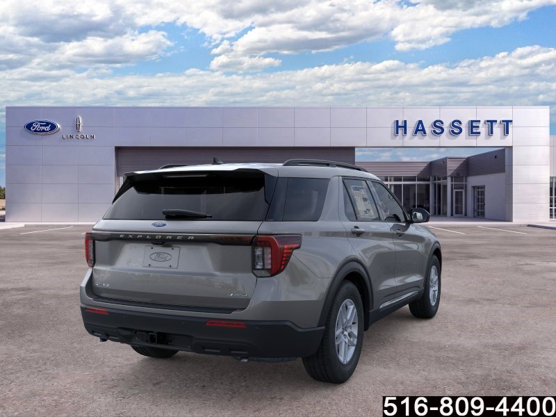 Used 2025 Ford Explorer Active AWD/4WD image 9