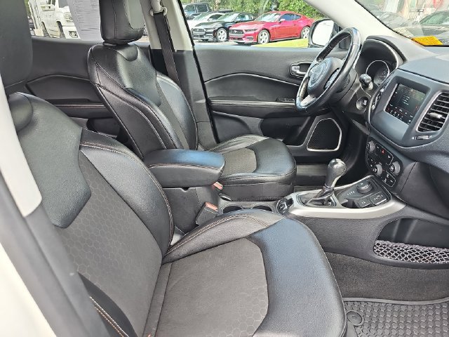 Used 2020 Jeep Compass Latitude w/ Cold Weather Group AWD/4WD image 12
