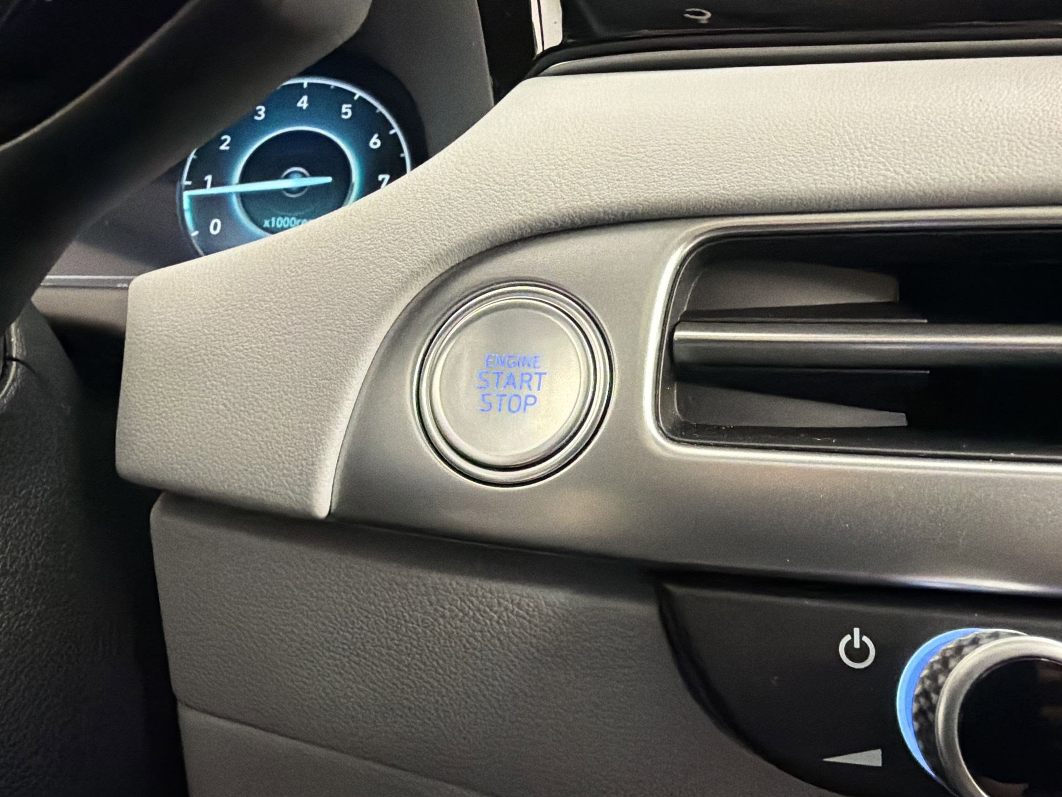 Used 2025 Hyundai Palisade SEL FWD image 25