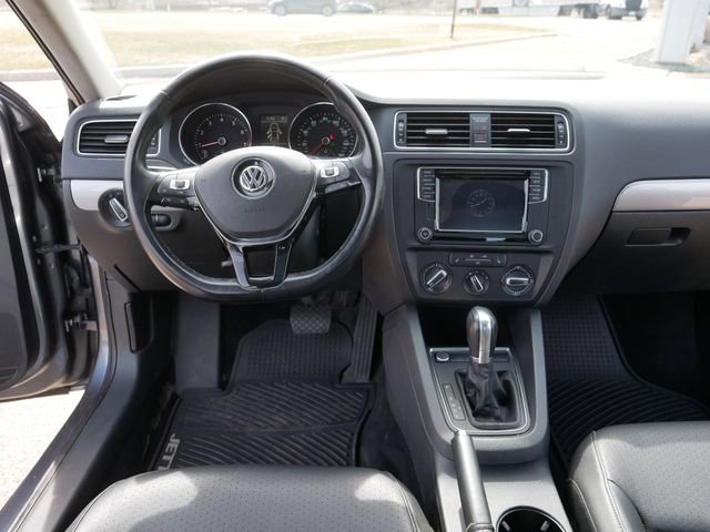 Used 2017 Volkswagen Jetta SE image 21