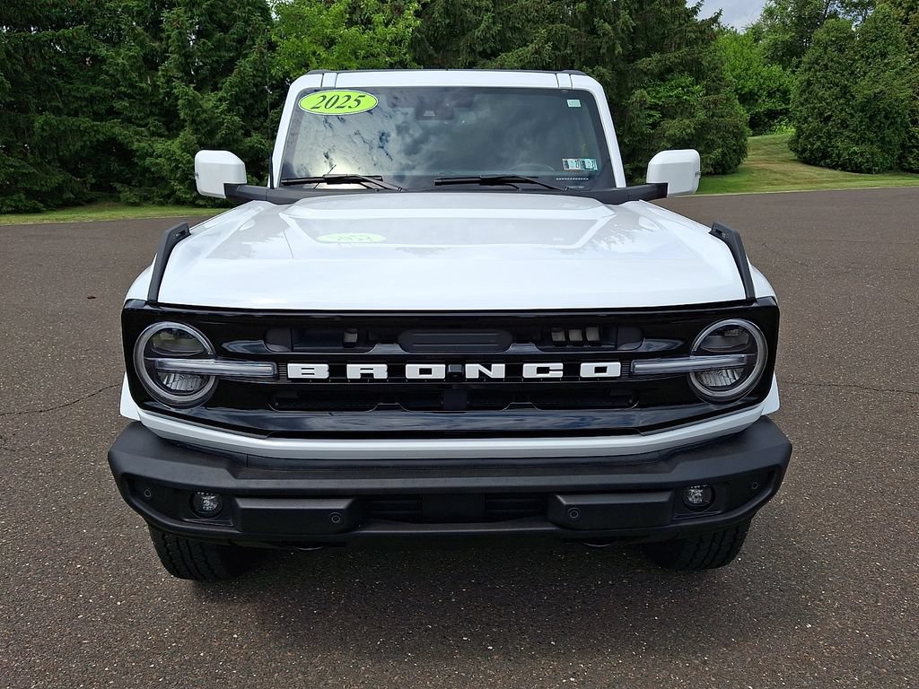 Used 2025 Ford Bronco Outer Banks AWD/4WD image 2