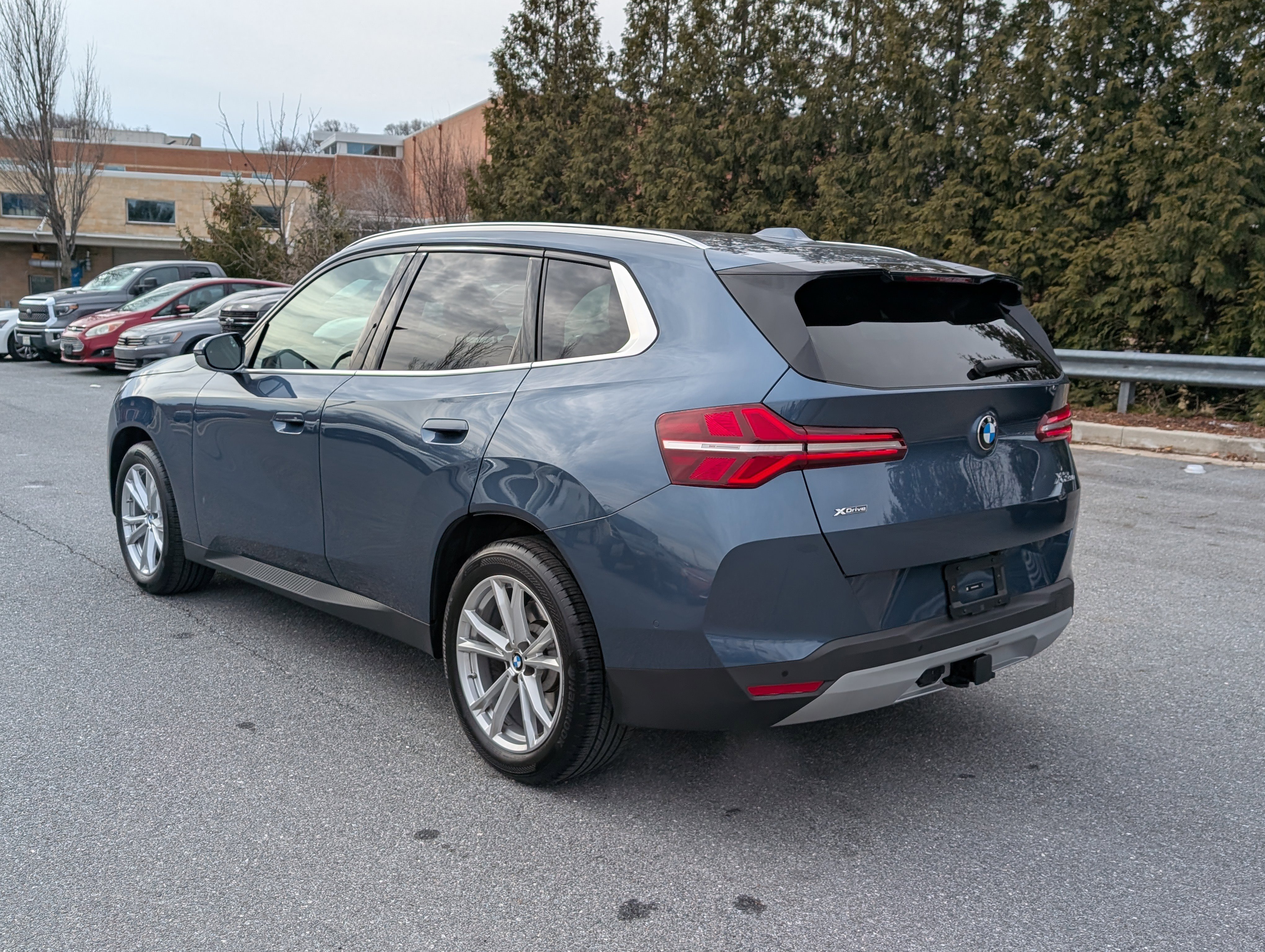 Used 2025 BMW X3 xDrive30i w/ Premium Package AWD/4WD image 5