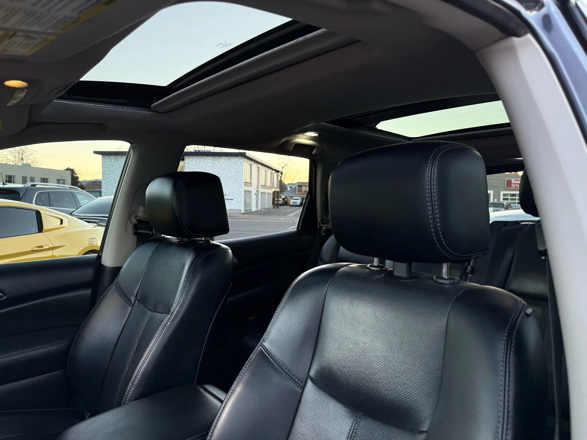 Used 2014 Nissan Pathfinder Platinum w/ Platinum Premium Package image 13