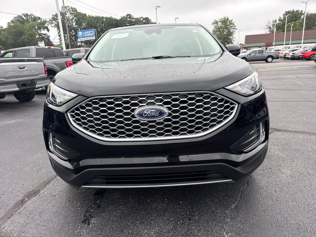 Used 2024 Ford Edge SEL w/ Convenience Package AWD/4WD image 3