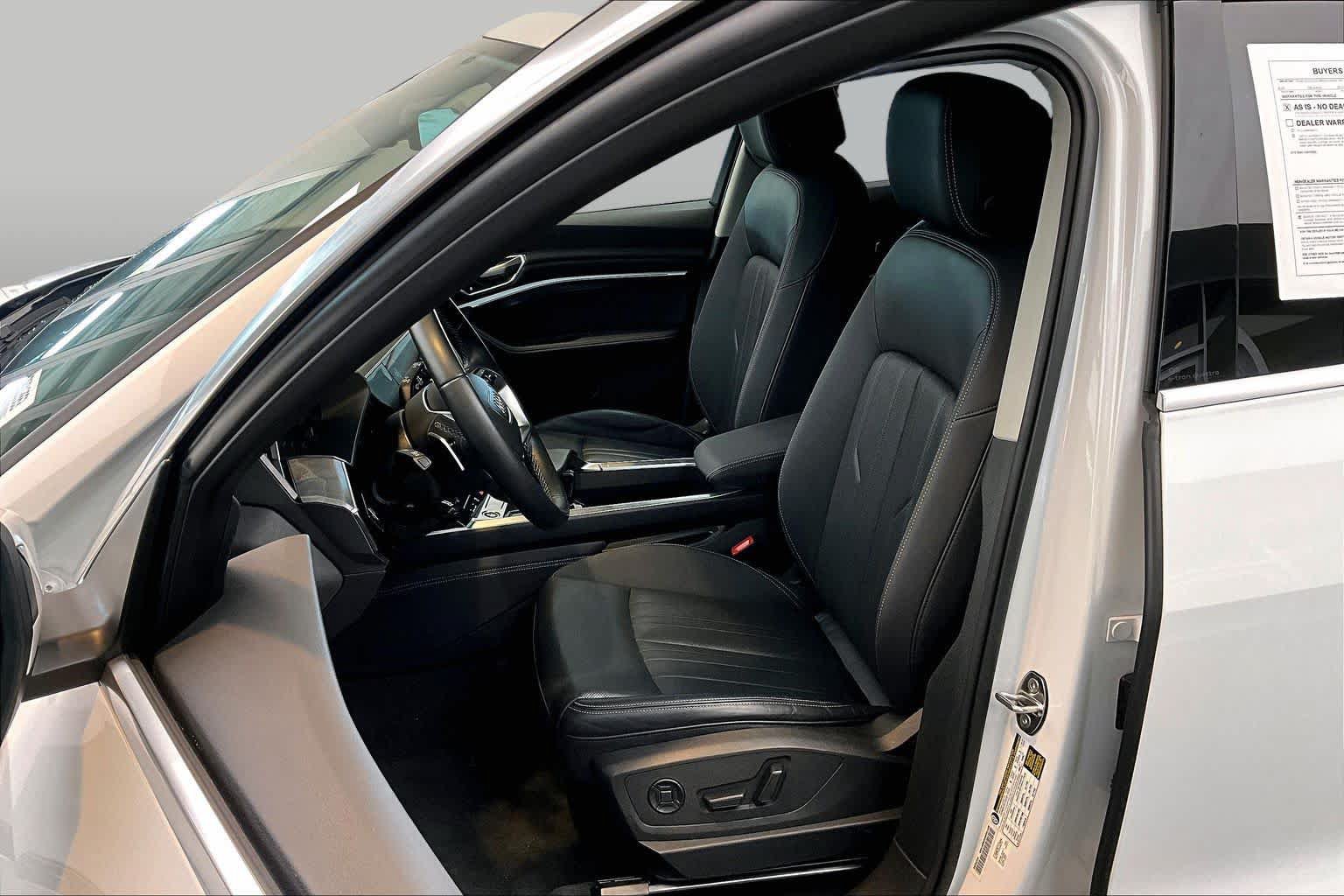 Used 2024 Audi Q8 e-tron Premium Plus w/ Premium Plus Package AWD/4WD image 6