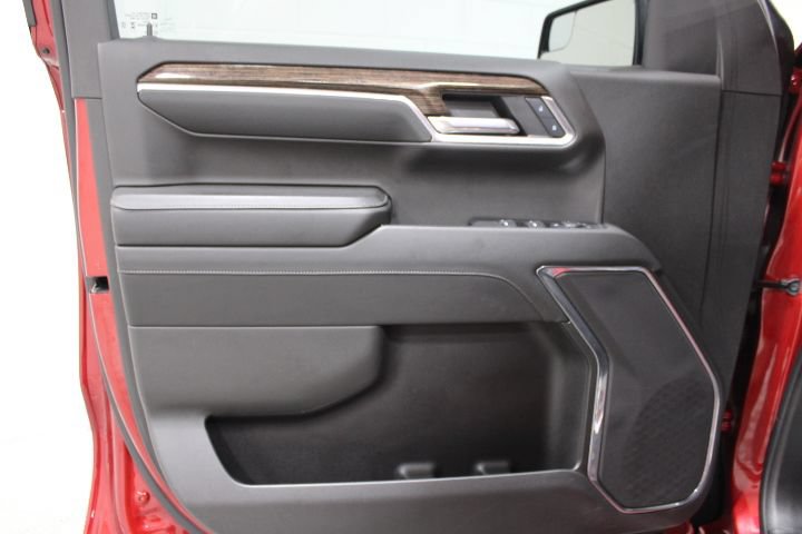Used 2024 GMC Sierra 1500 Elevation w/ LPO, Elevation Black Package AWD/4WD image 18