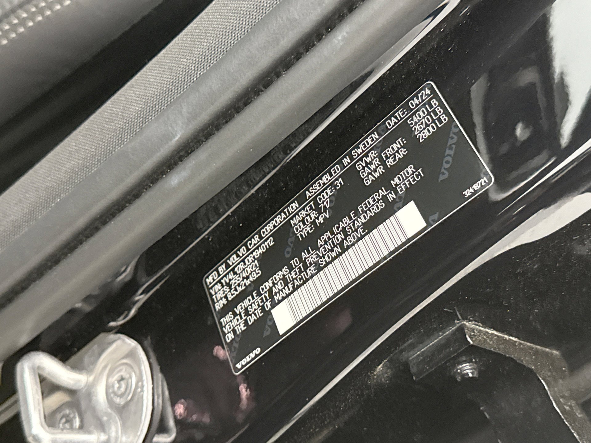 Used 2024 Volvo XC60 B5 Ultimate w/ Protection Package Premier image 11