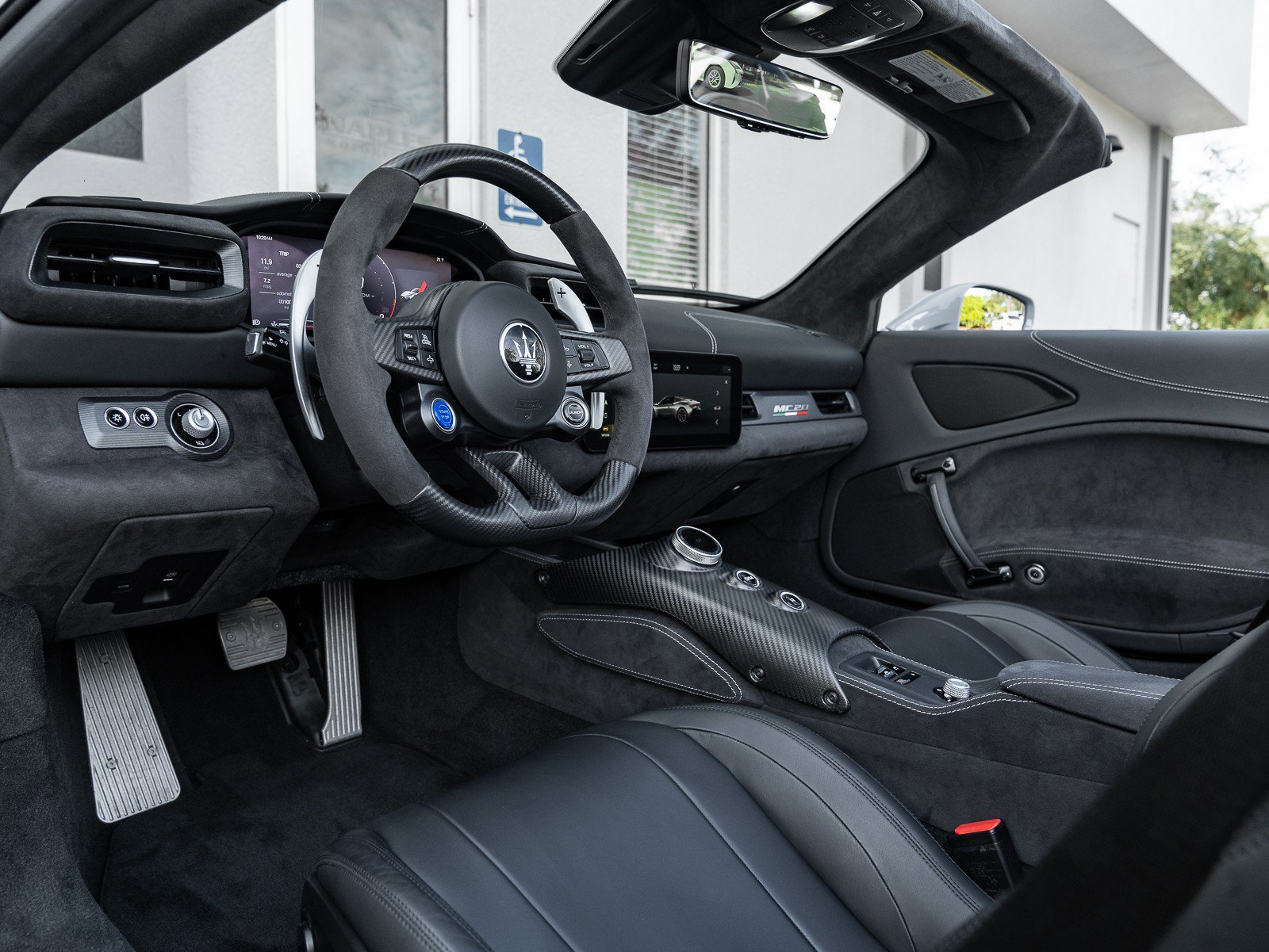 Used 2023 Maserati MC20 Spyder image 10