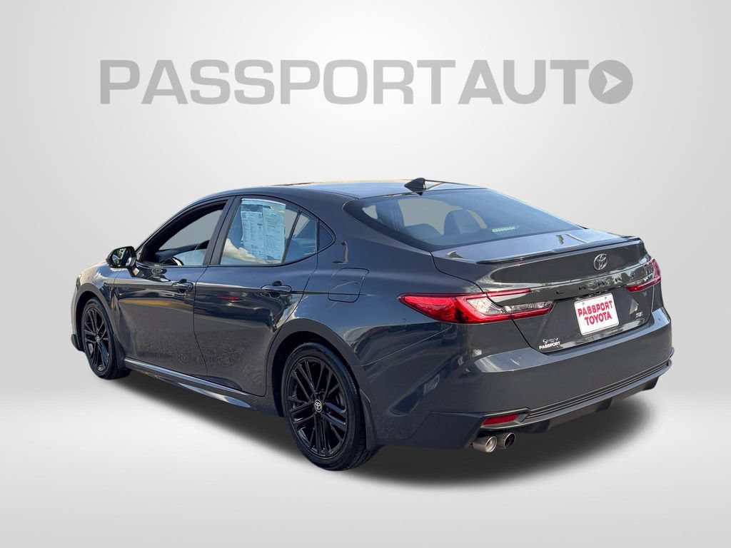Used 2025 Toyota Camry SE FWD image 4