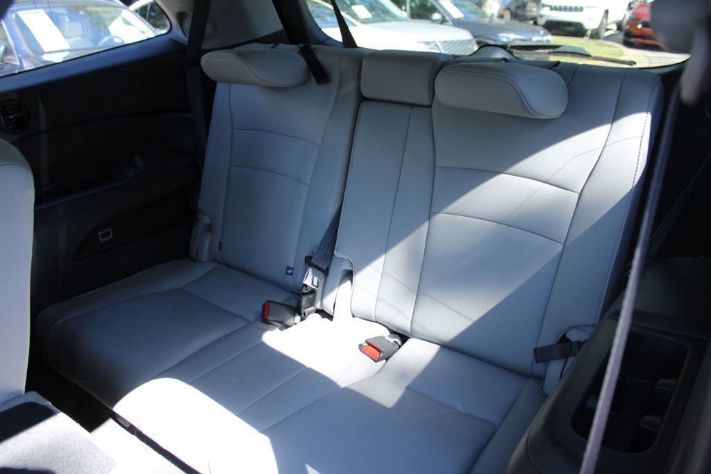 Used 2016 Honda Pilot Touring image 36