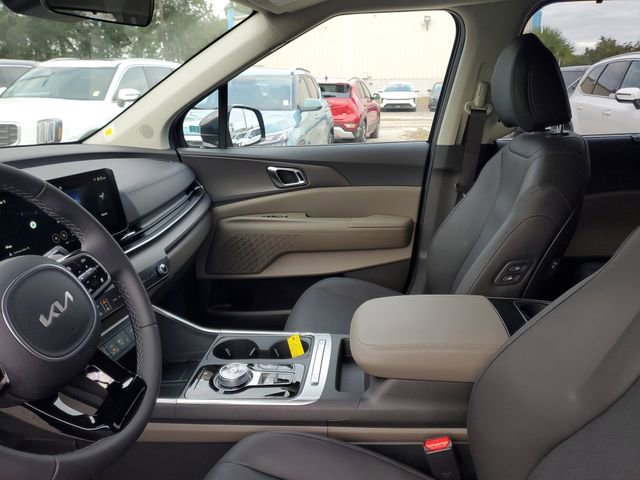 New 2026 Kia Carnival EX FWD image 8